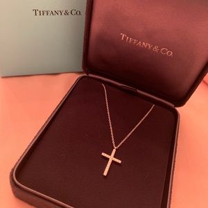 platinum diamond cross necklace